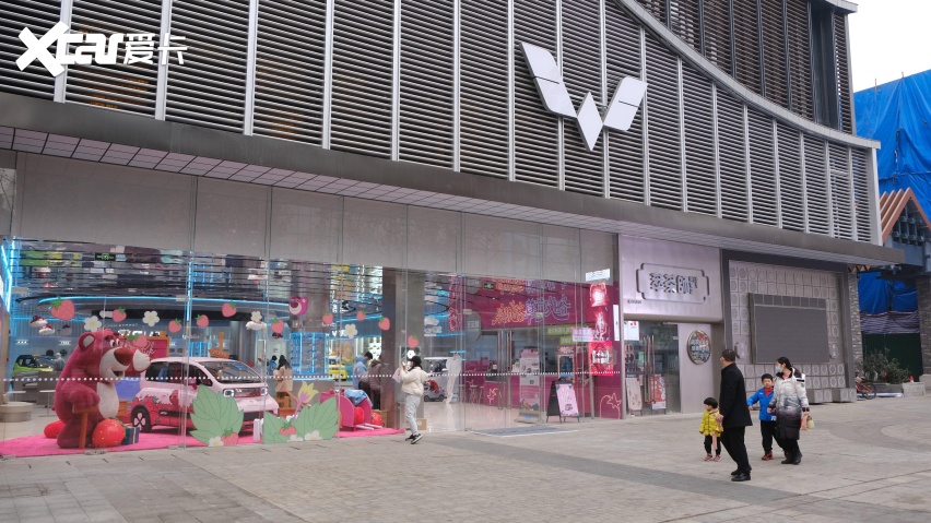 位于市中心的新晋潮流打卡地——五菱新能源济南品牌中心