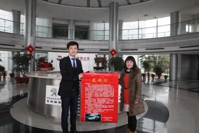 “玩漂移”who怕who？神龙“良心车”：我有“铁头功”