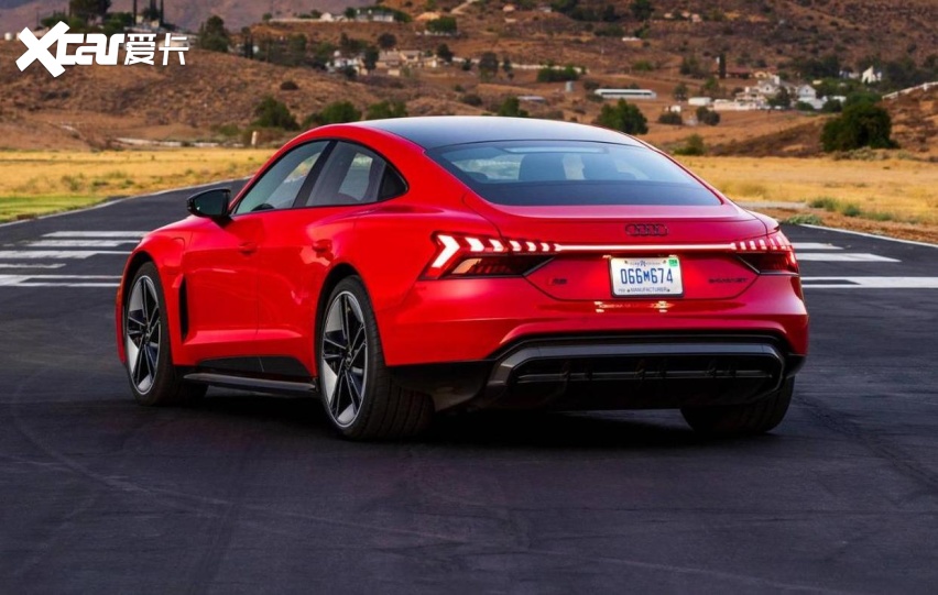 奥迪RS e-tron GT，纯电145万，10活塞卡钳，quattr