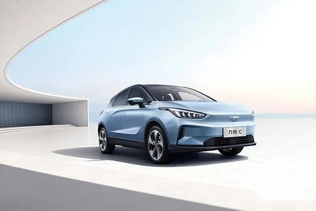 几何C来了，续航400、550km，开放软硬件