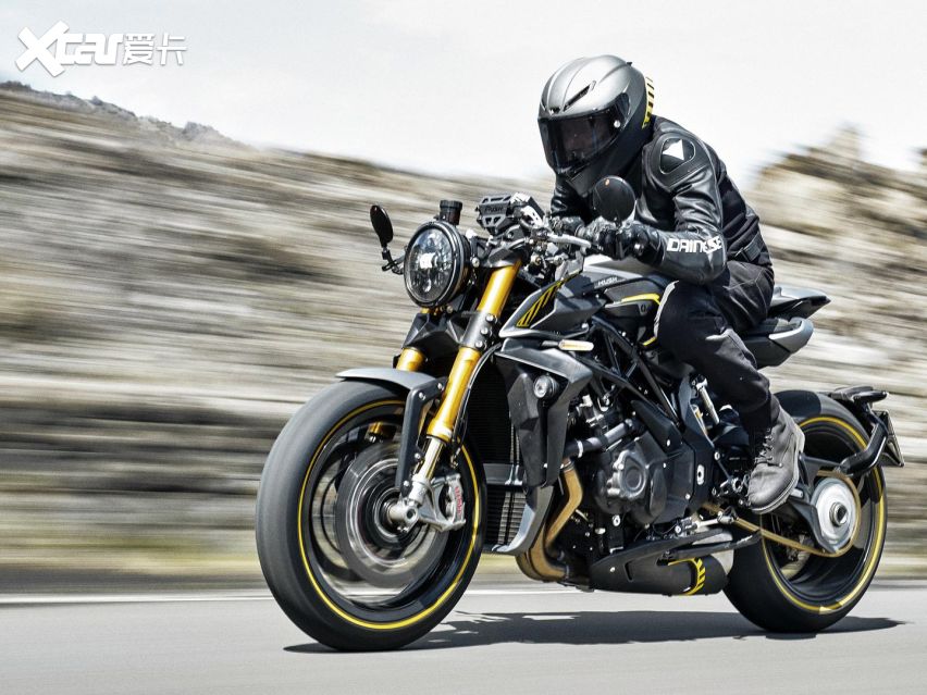 直列四缸公升级性能街车摩托mv奥古斯塔rush详解配电子减震