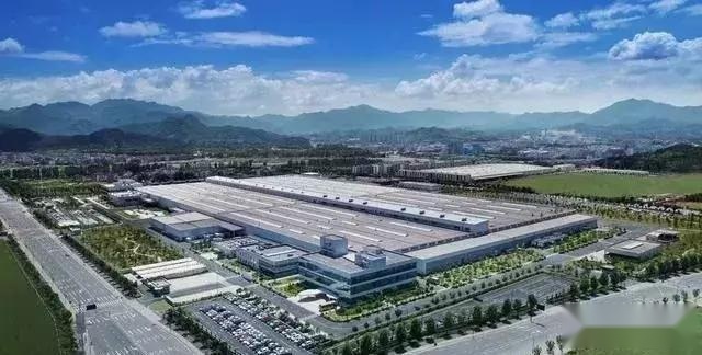 走进吉利工厂！探访全球最大动力基地，解读三缸发动机+48V轻混