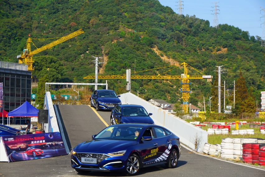 驾驶性能表现出色北京现代菲斯塔：搭载1.6T发动机破百7秒内