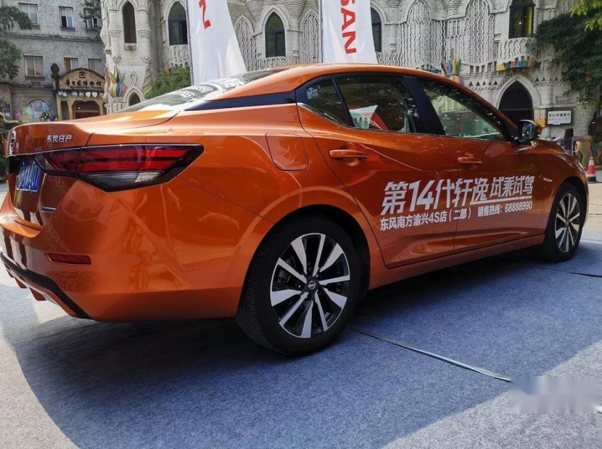 被怀疑成混动的燃油车？第十四代轩逸节油赛展现内外不油腻
