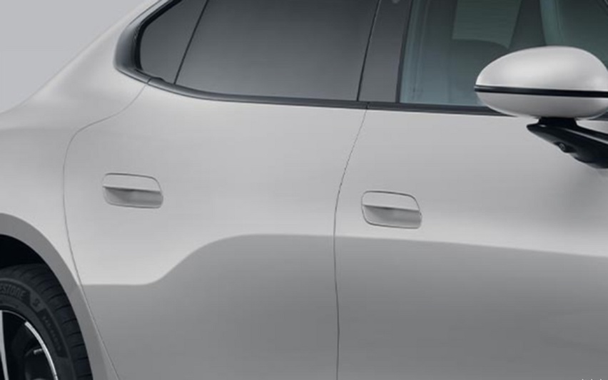 小米SU7实车曝光，外形神似保时捷，有望配800V，卖多少钱合理？