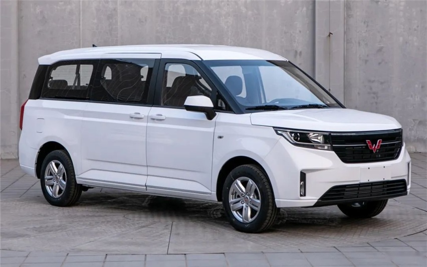 五菱造九座车迎“三胎”，进口特斯拉Model 3国内召回…丨今日车闻