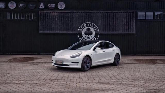 UX 300e的温度与情感，是Model 3这类新势力所给不
