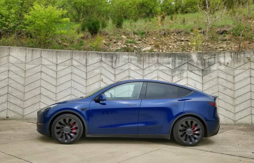 前卫的造型 特斯拉Model Y实车