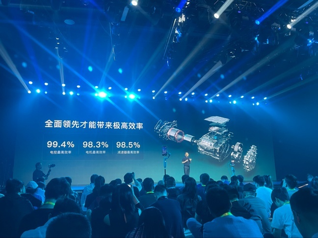 新势力前十再进一步，岚图拉上华为大战特理蔚