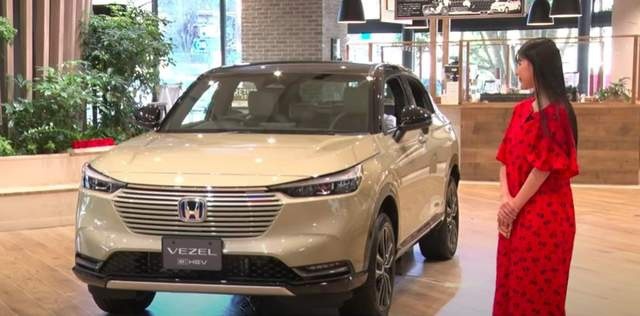 新车｜全新本田缤智亮相 悬浮中控屏 1.5升油电混动系统上身