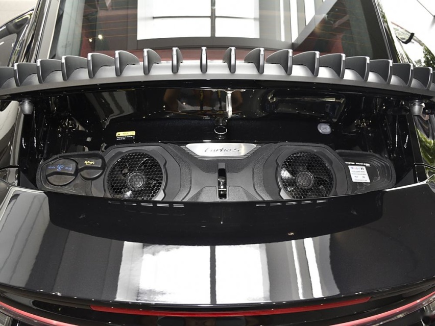 保时捷911 Turbo也要混动了，内外观升级，25年发布