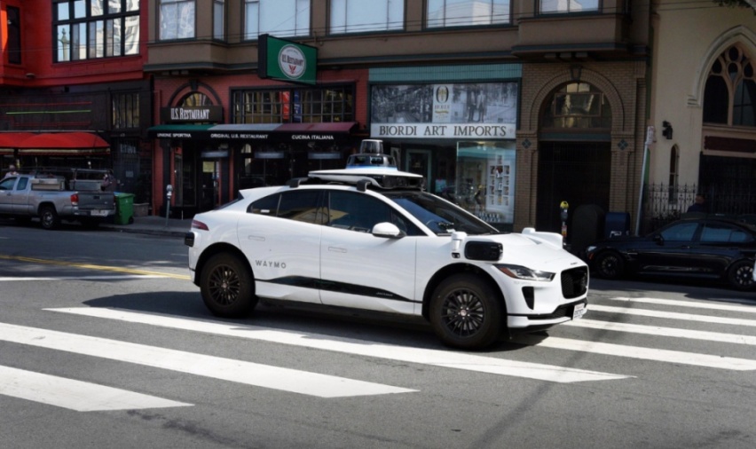 被抗议的Robotaxi