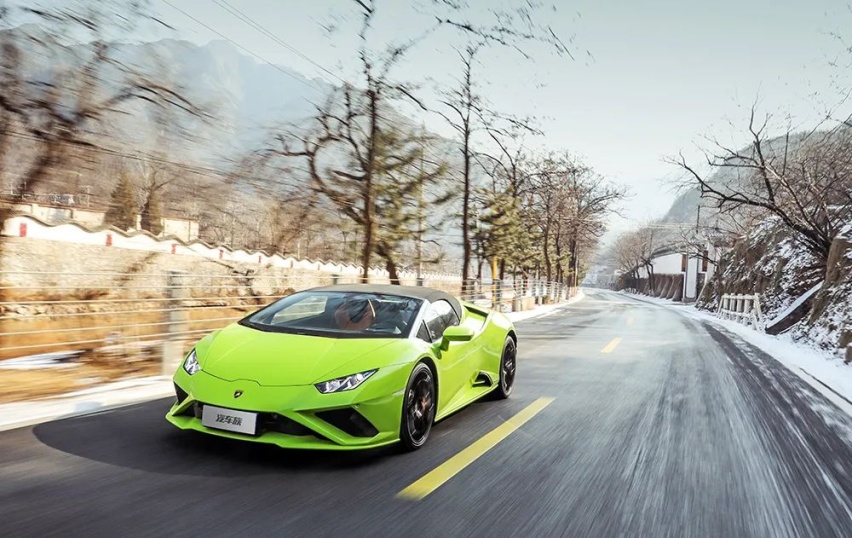圣亚加塔情人  兰博基尼 Huracán EVO 后驱敞篷版