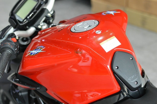 最便宜的MV奥古斯塔 Brutale 800 Rosso到店实拍
