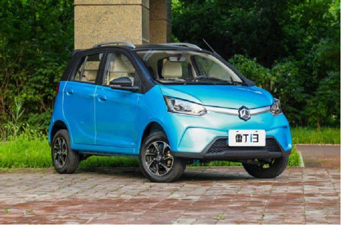 雷丁i3、i5两款车同时上市开售，售价4.98万元起
