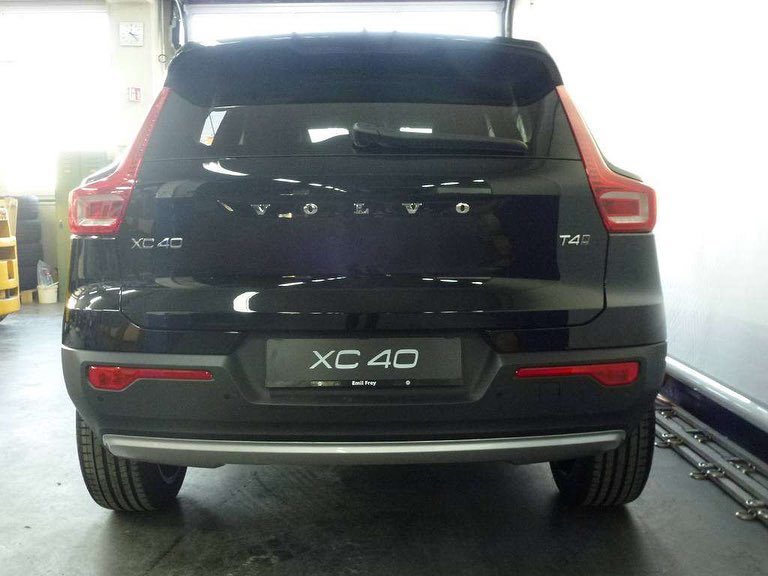 全新沃尔沃XC40海外实车到店