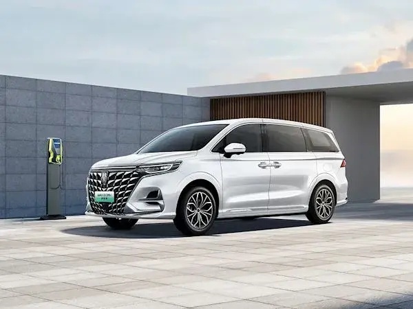 油耗低至2.49L，售价最低10万不到！这两款混动新车不容错过