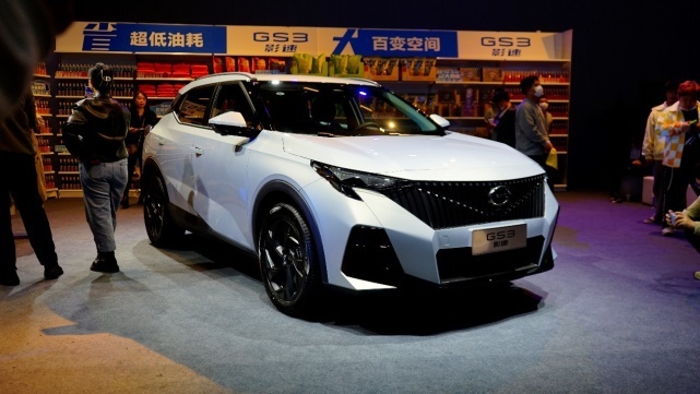 国民神车请靠边！看完这辆实用SUV，10万以下谁还买电车