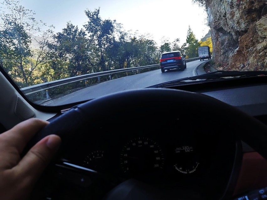 千里自驾北汽瑞翔X3 打卡重庆网红地 寻找别样之美