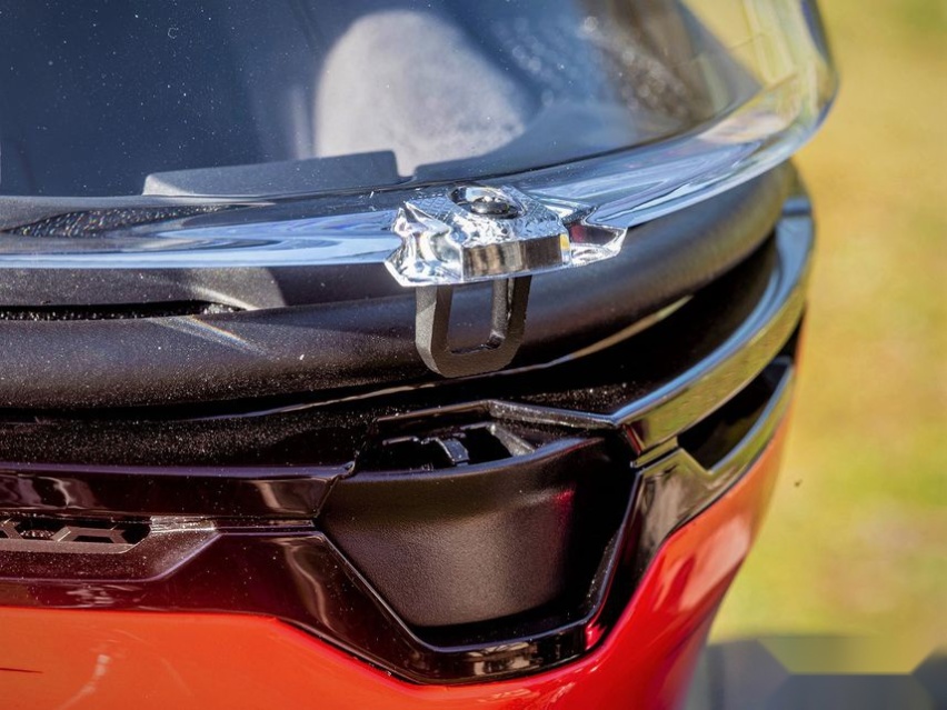 最轻的公路盔之一 AGV K6头盔外媒测评