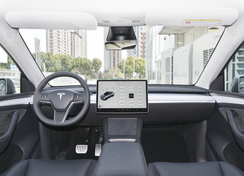 Model Y比Model 3的销量高，说明国人还是更偏爱SUV