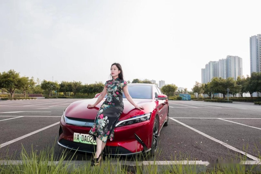 三次选择比亚迪的美女律师丨她与Ta之间有着怎样的“爱情故事”？