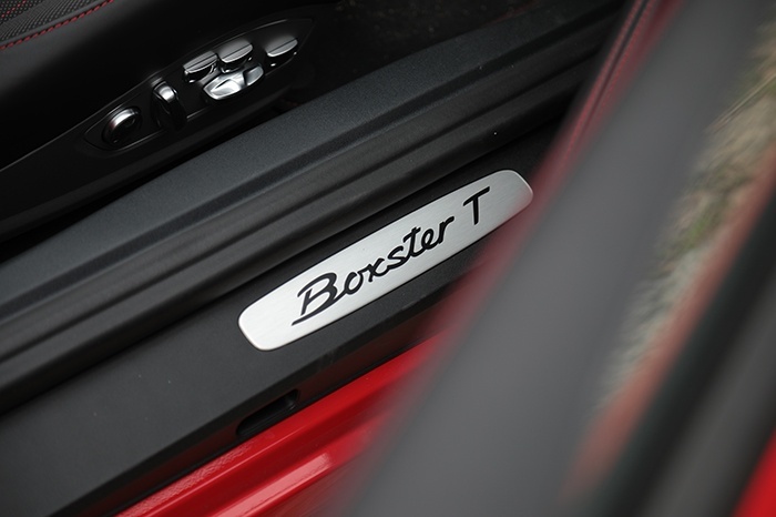保时捷718 Boxster T首试：完美的操控，值了！