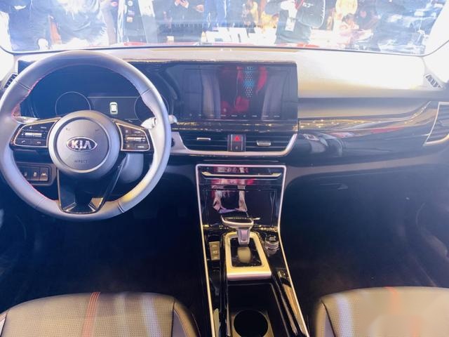 购置税、保险和保养都包了！油耗只需5.4L，全新一代傲跑不香吗？