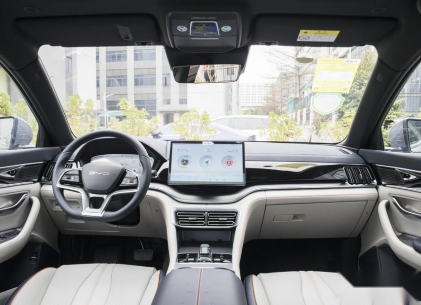 宋PLUS DM-i几乎成为了无短板的家用SUV，产品力很全