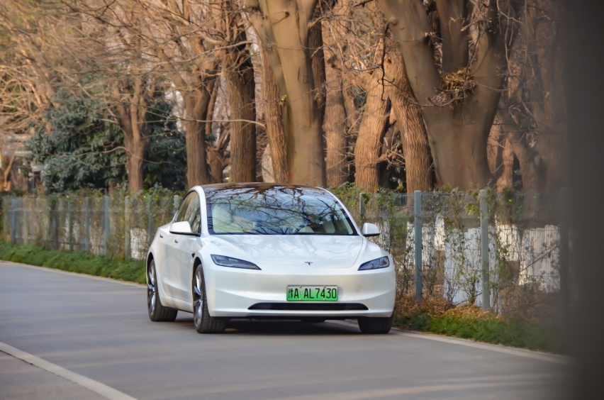 实拍实测“全民公敌”新款特斯拉Model 3 仍傲视群雄还是已泯然于众