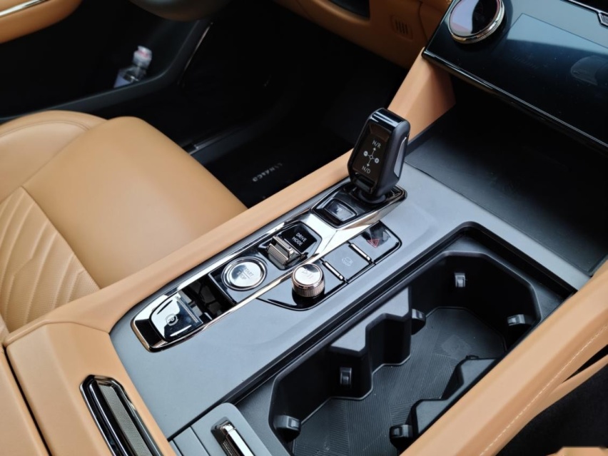 给95后造的6座SUV 试驾领克09
