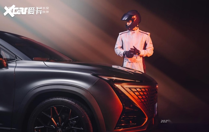 未来街跑SUV新选手，2.0T 版UNI-T美图来袭！