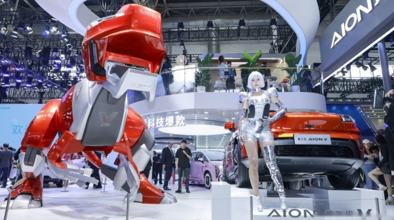 化龙诞生霸王龙 第二代AION V引爆北京车展