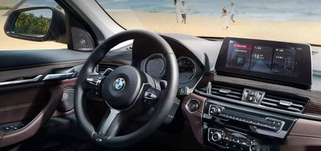 30万选SUV，空间大+配置够实用，林肯冒险家比宝马X1更值