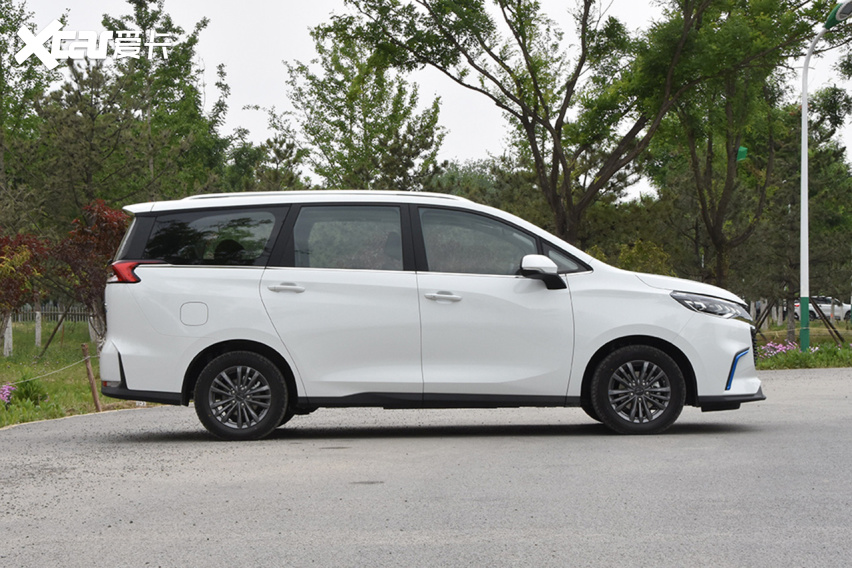 上汽MAXUS EUNIQ 5上市 售价16.58万起