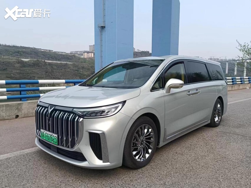 开起来快如风影 坐起来尊如女王 混动MPV岚图梦想家带你畅享驾乘