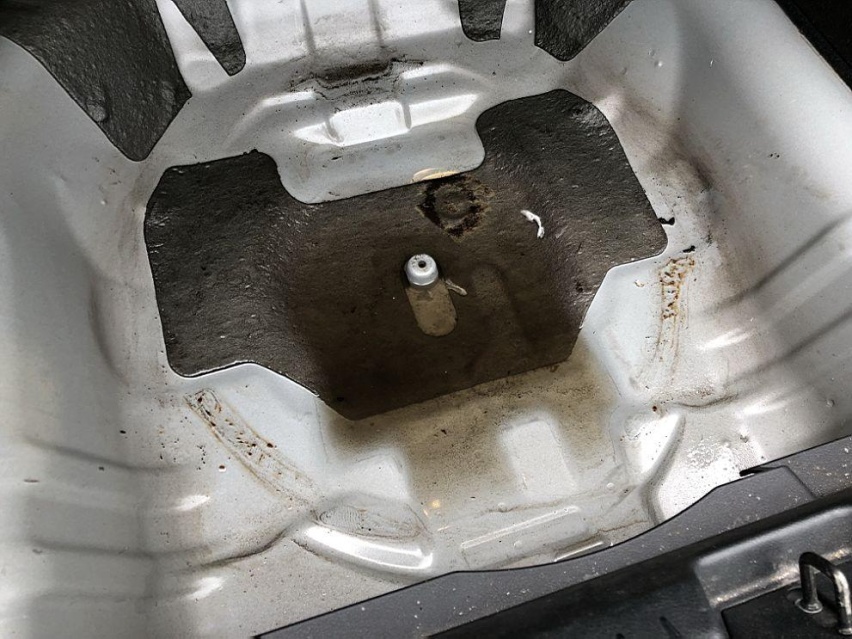 如何辨别一辆车是不是泡水车？记住这三点，避免入坑