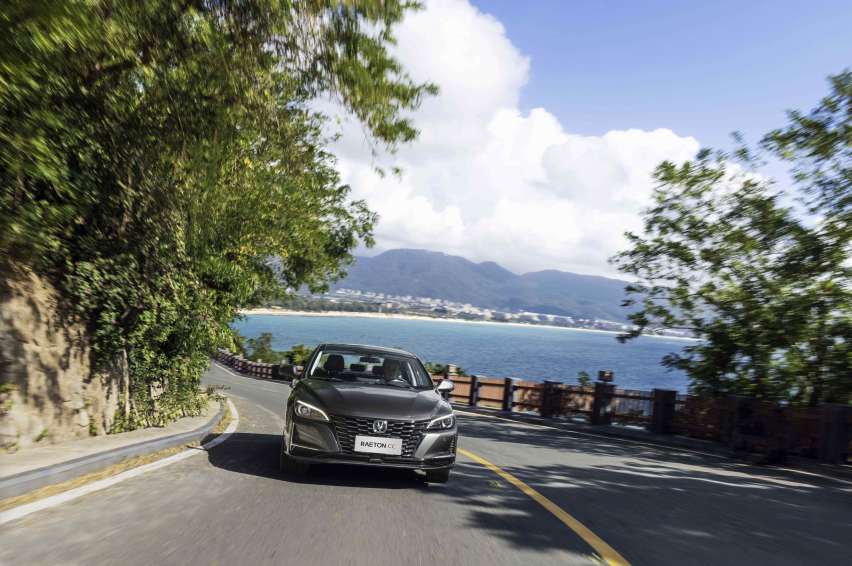 62L的油箱，能跑1000公里，这样的轿车，你见过吗？