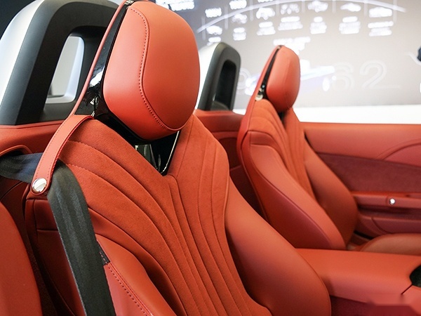 3.2s破百的电动敞篷车 MG Cyberster到店实拍