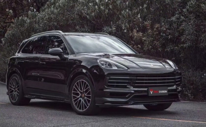豪华新能源SUV，选路特斯Eletre还是保时捷新卡宴？看智能化！