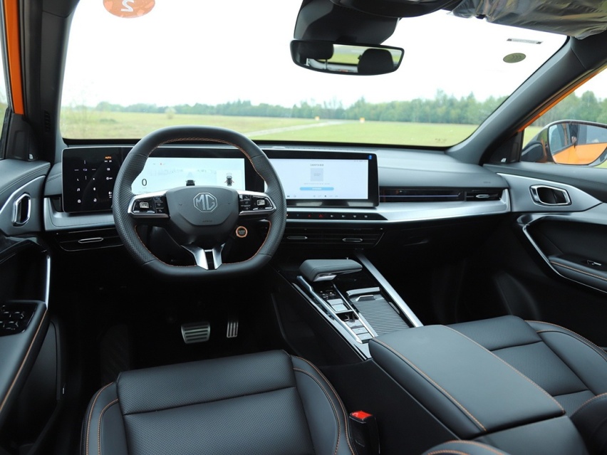 国产最强2.0T新SUV/五菱最新小车！这个月新车看点多