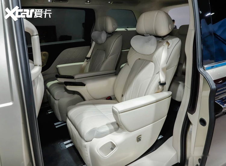 30万MPV大乱斗！零跑D99、岚图梦想家、高山 7谁的表现更全能？