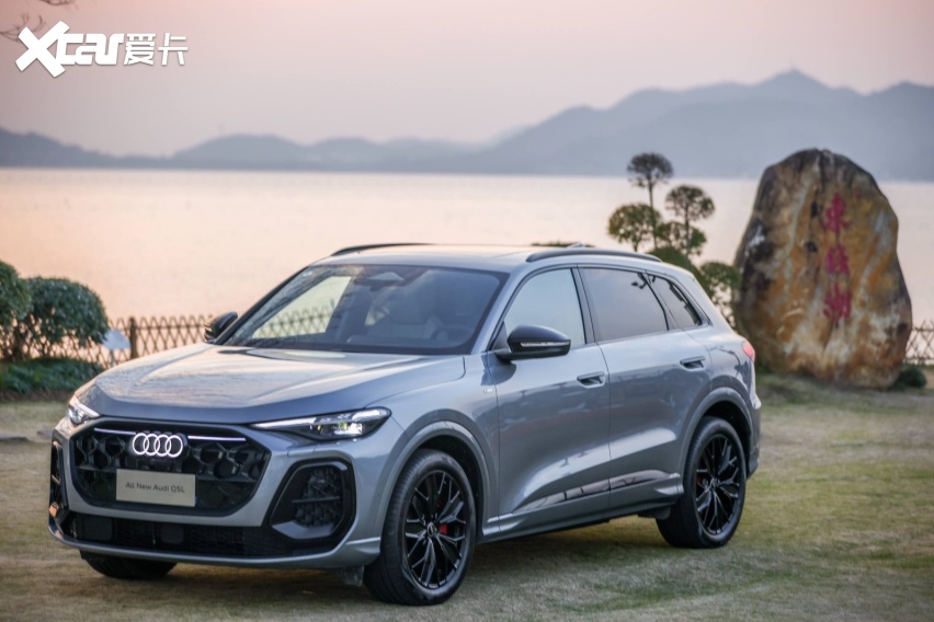 全新奥迪Q5L轴距达2945mm，空间与舒适性全面升级