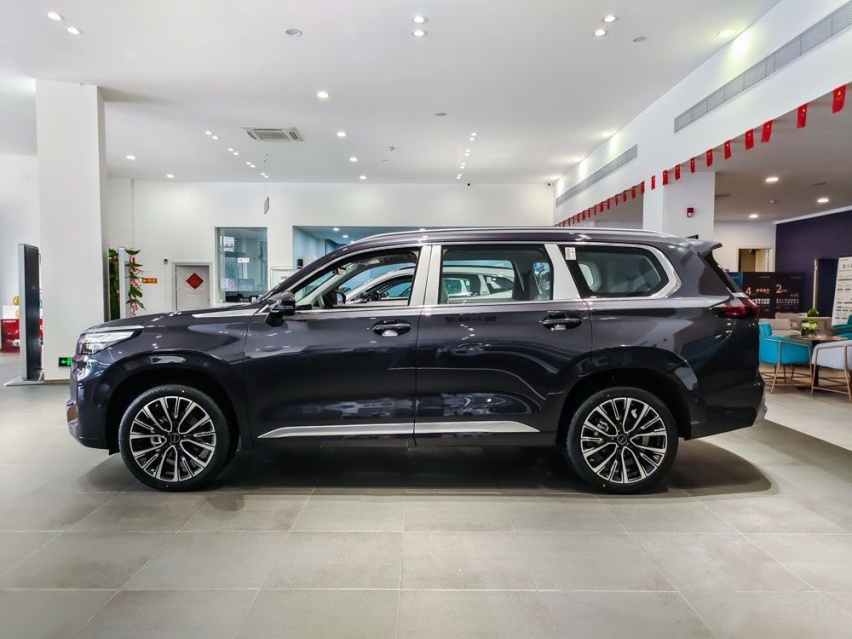 都是国产优秀中大型SUV 奔腾T99对比星途揽月谁更值得买
