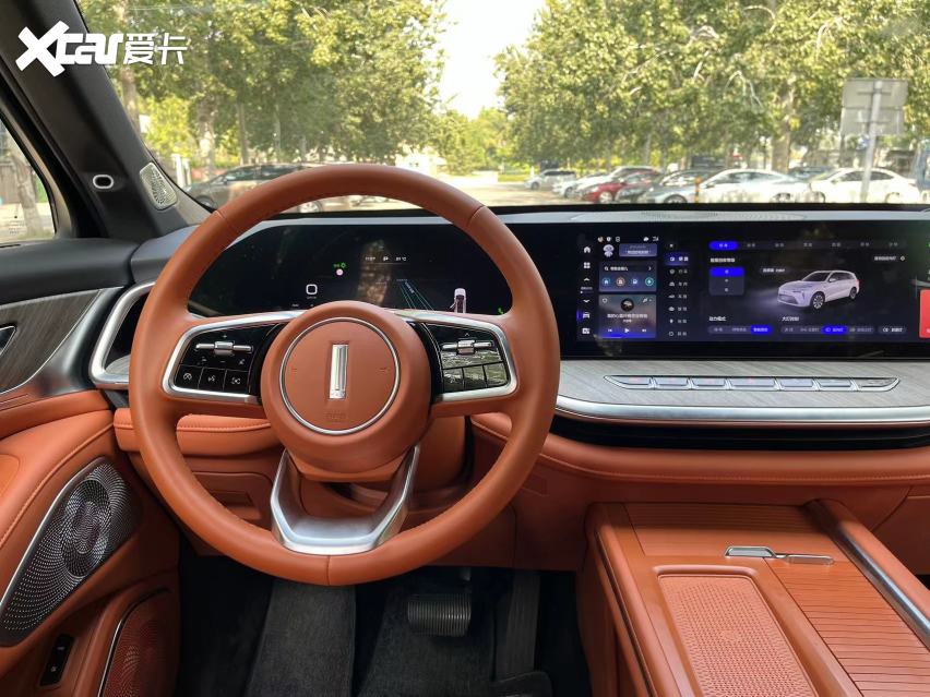 试驾魏牌蓝山,又大又豪华,还很好开!-爱卡汽车爱咖号