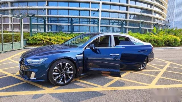 5.6秒破百、3.0T V6引擎的魅力，深入试驾奥迪A7L
