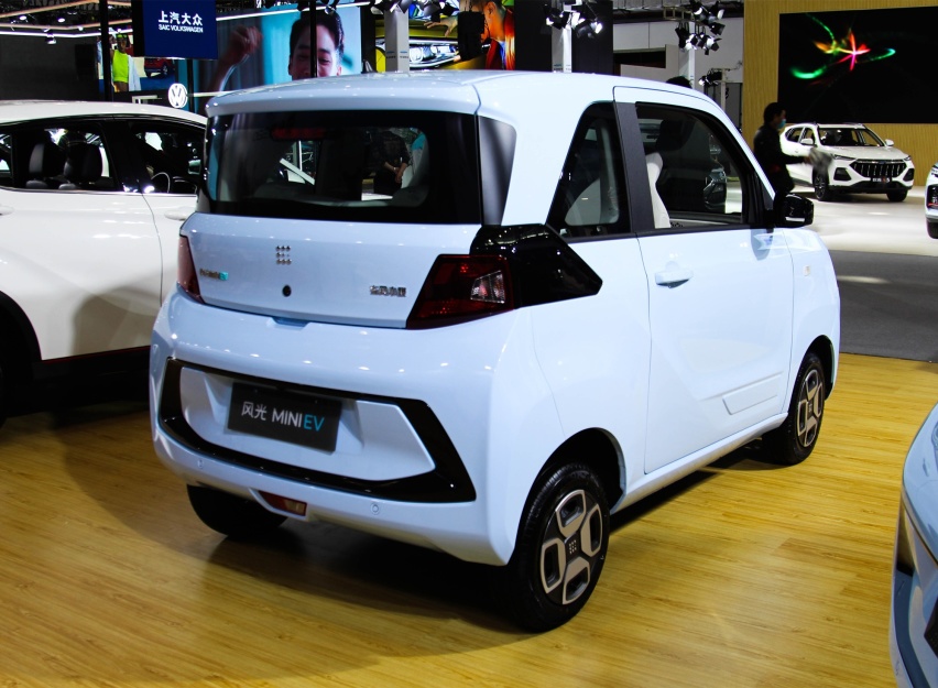 五菱再度被“致敬”，东风风光MINI EV将上市，预售2.86万元起