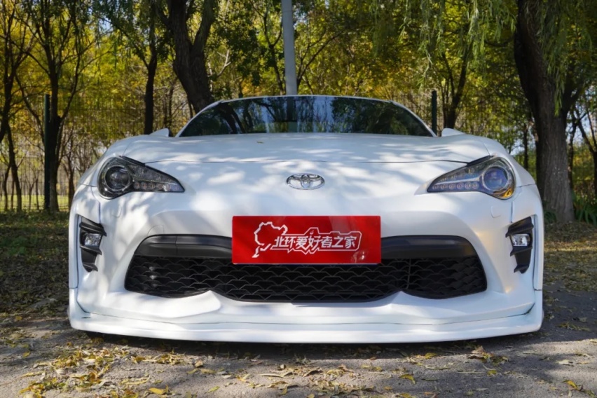 女：什么破车？男：丰田86 yyds！体验它为什么是男生的快乐源泉？