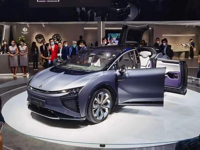 高合汽车，慌了