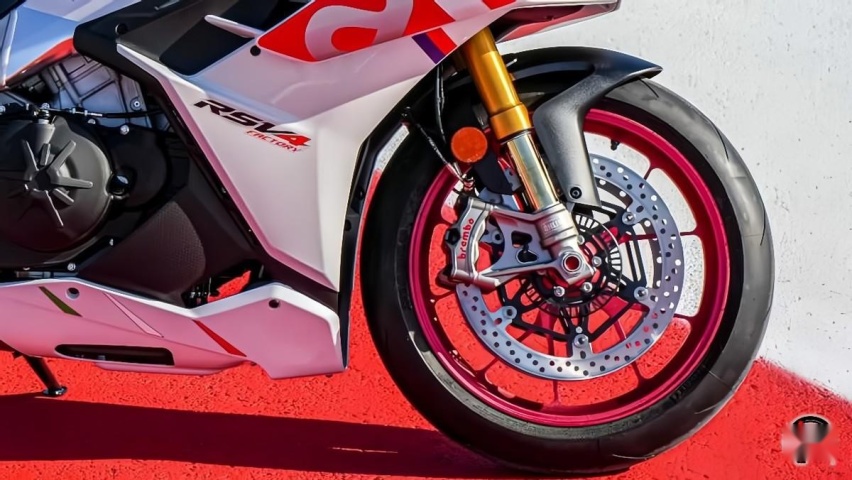 新车|MotoGP白色涂装:2023阿普利亚 RSV4限定版